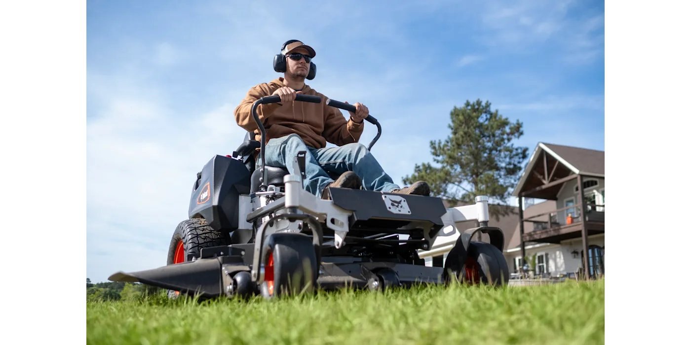 Bobcat ZT2000 42 Deck Zero Turn Mower