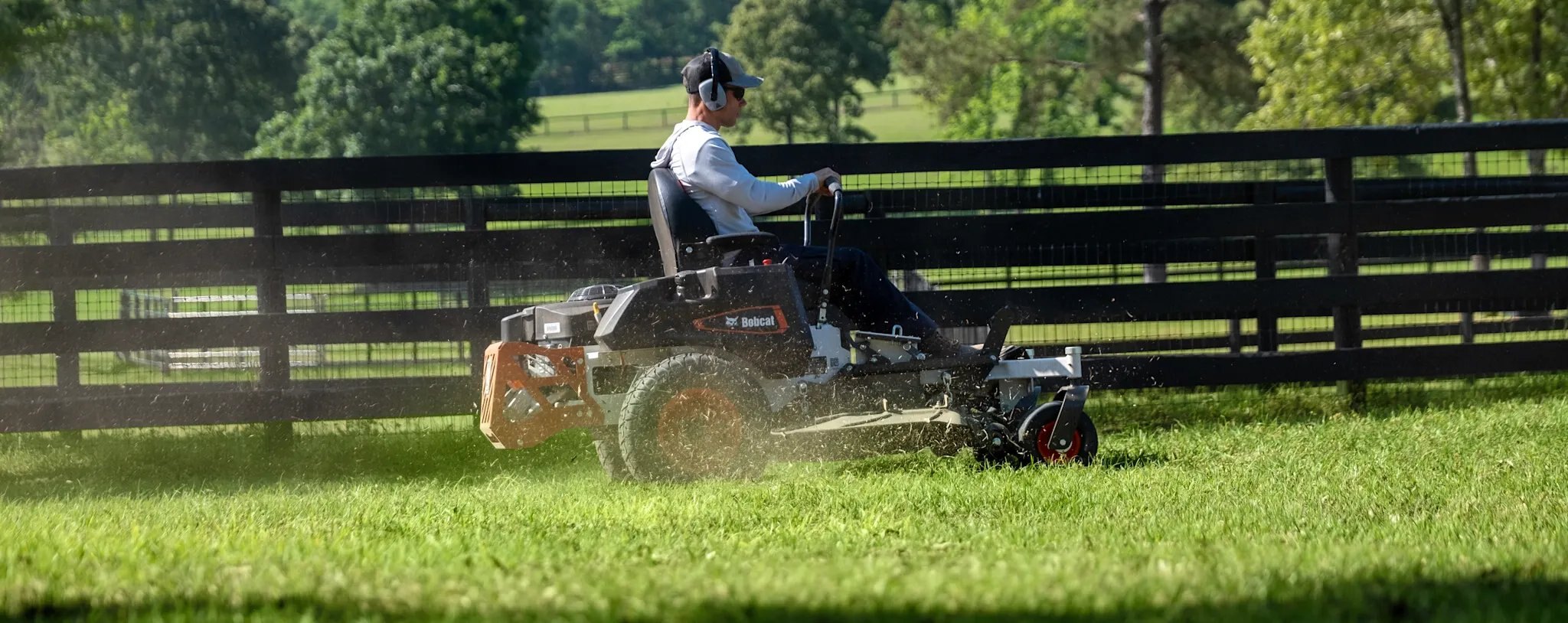 Bobcat ZT2000 42 Deck Zero Turn Mower