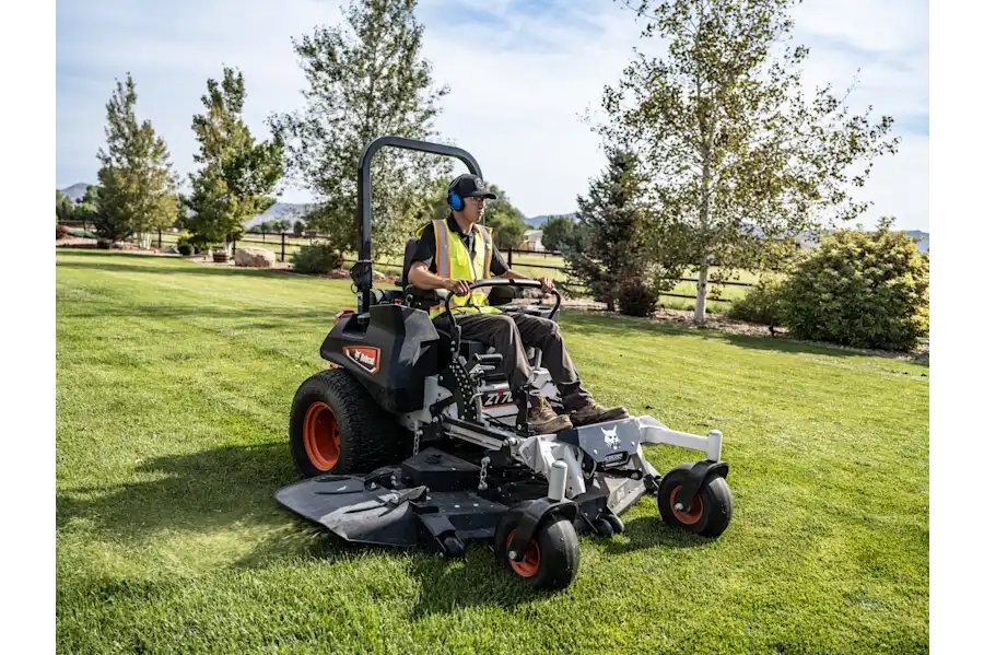 Bobcat ZT7000 61” Deck Zero Turn Mower
