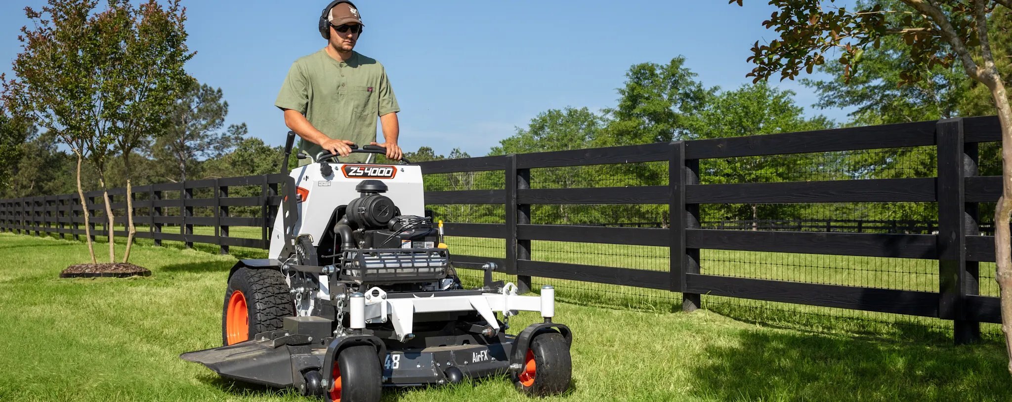 Bobcat ZS4000 36 Deck Zero Turn Stand On Mowers