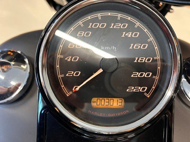 2018 Harley Davidson ROAD KING SPECIAL 107 EXTREMELY LOW KM