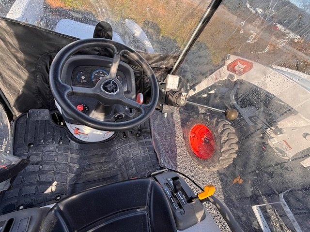 PRE OWNED 2025 BOBCAT CT1021 w/ BLOWER, FRONT END LOADER, BERCOMAC SOLF CAB