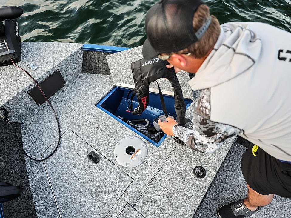 2026 Lund 1650 Angler Tiller