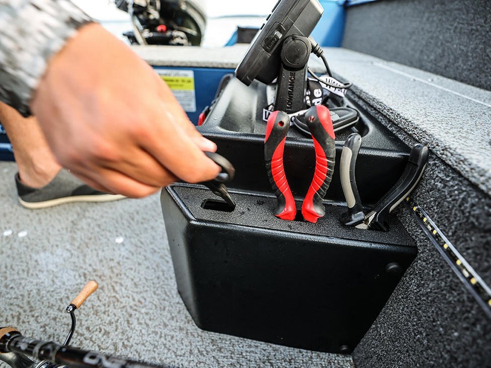 2026 Lund 1650 Angler SS