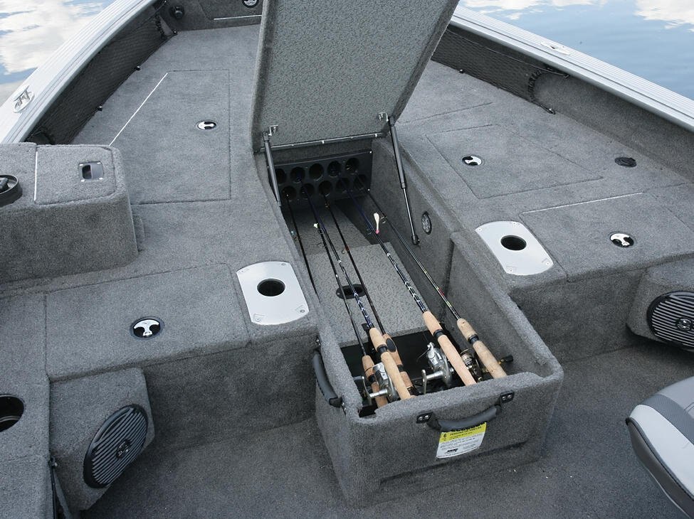 2026 Lund 1875 Pro Guide Tiller