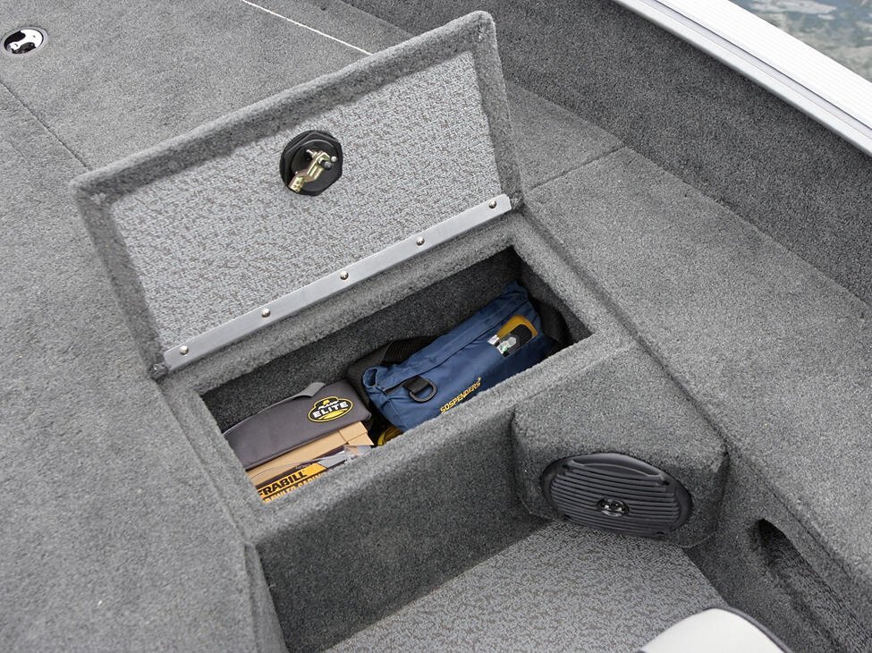 2026 Lund 1875 Pro Guide Tiller