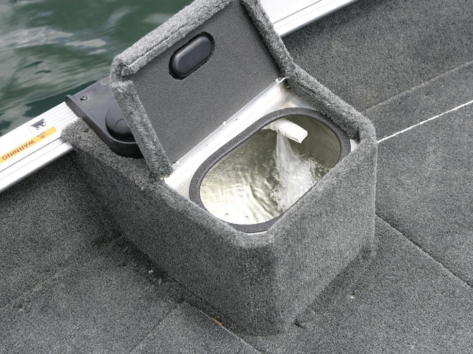 2026 Lund 1875 Pro Guide Tiller