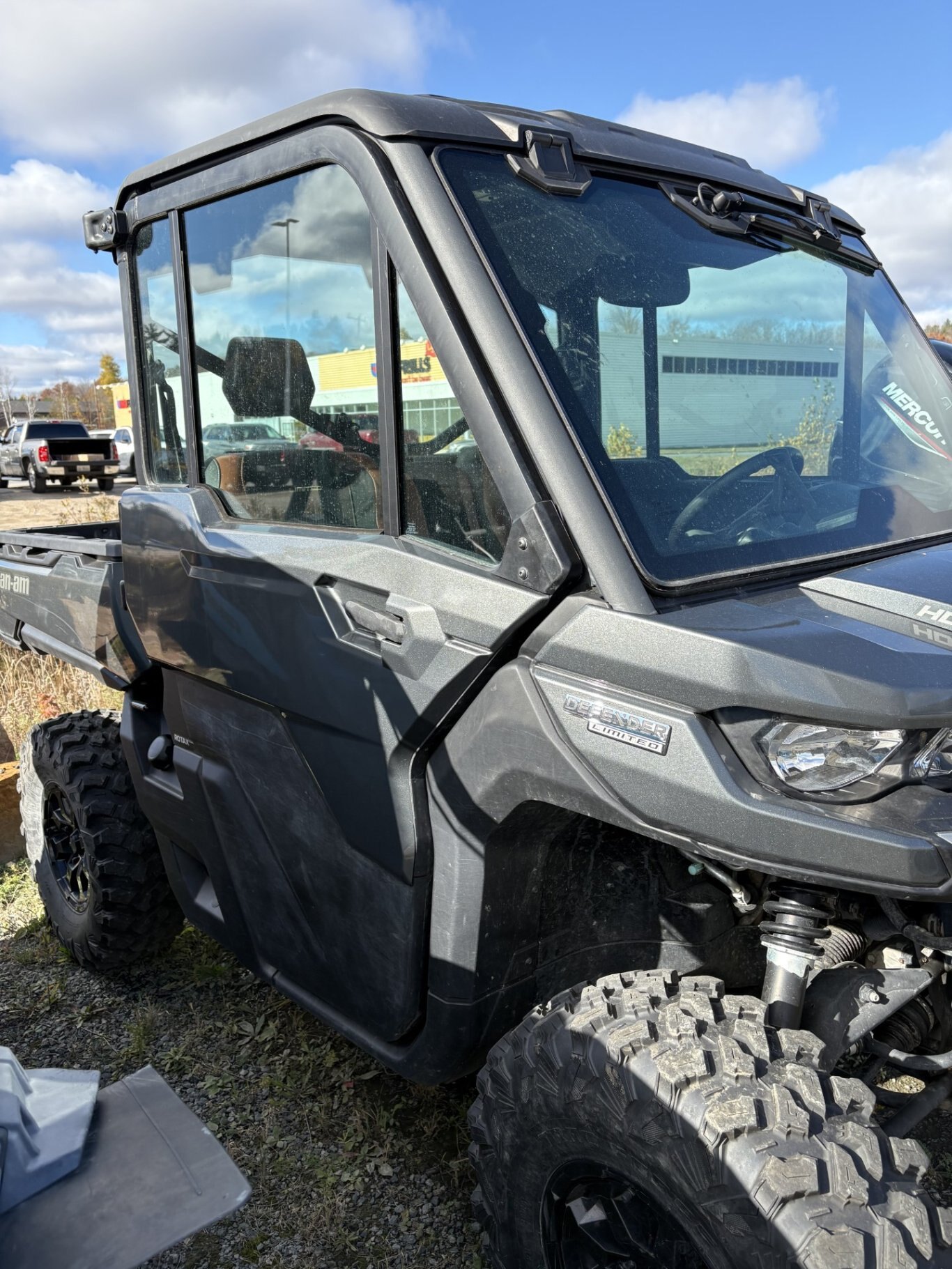 2024 Defender Limited HD10