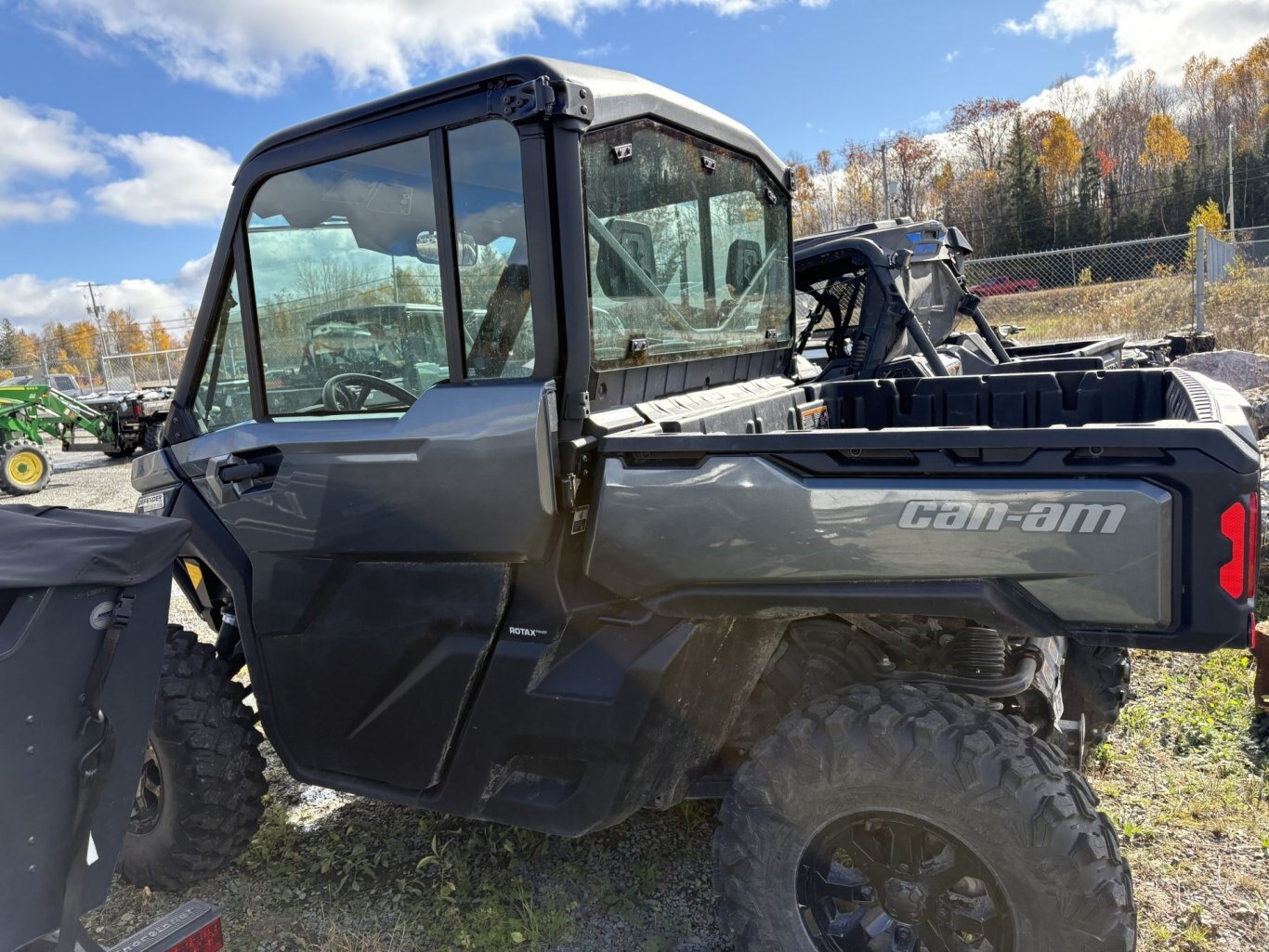 2024 Defender Limited HD10