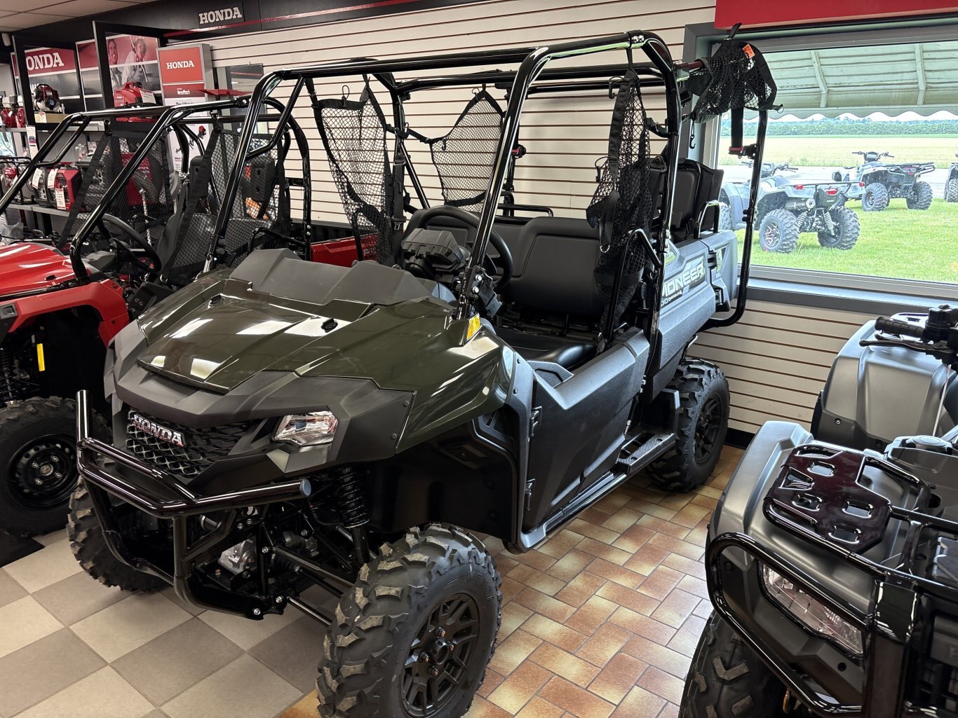 2026 Honda Pioneer 700 4P DLX Trim