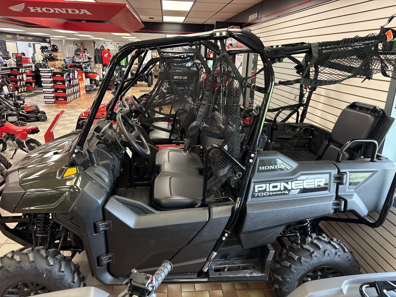 2026 Honda Pioneer 700 4P DLX Trim