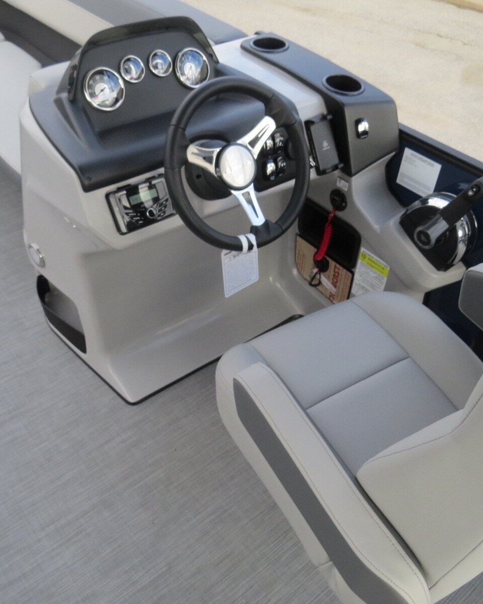 2025 Lowe Boats LS 210