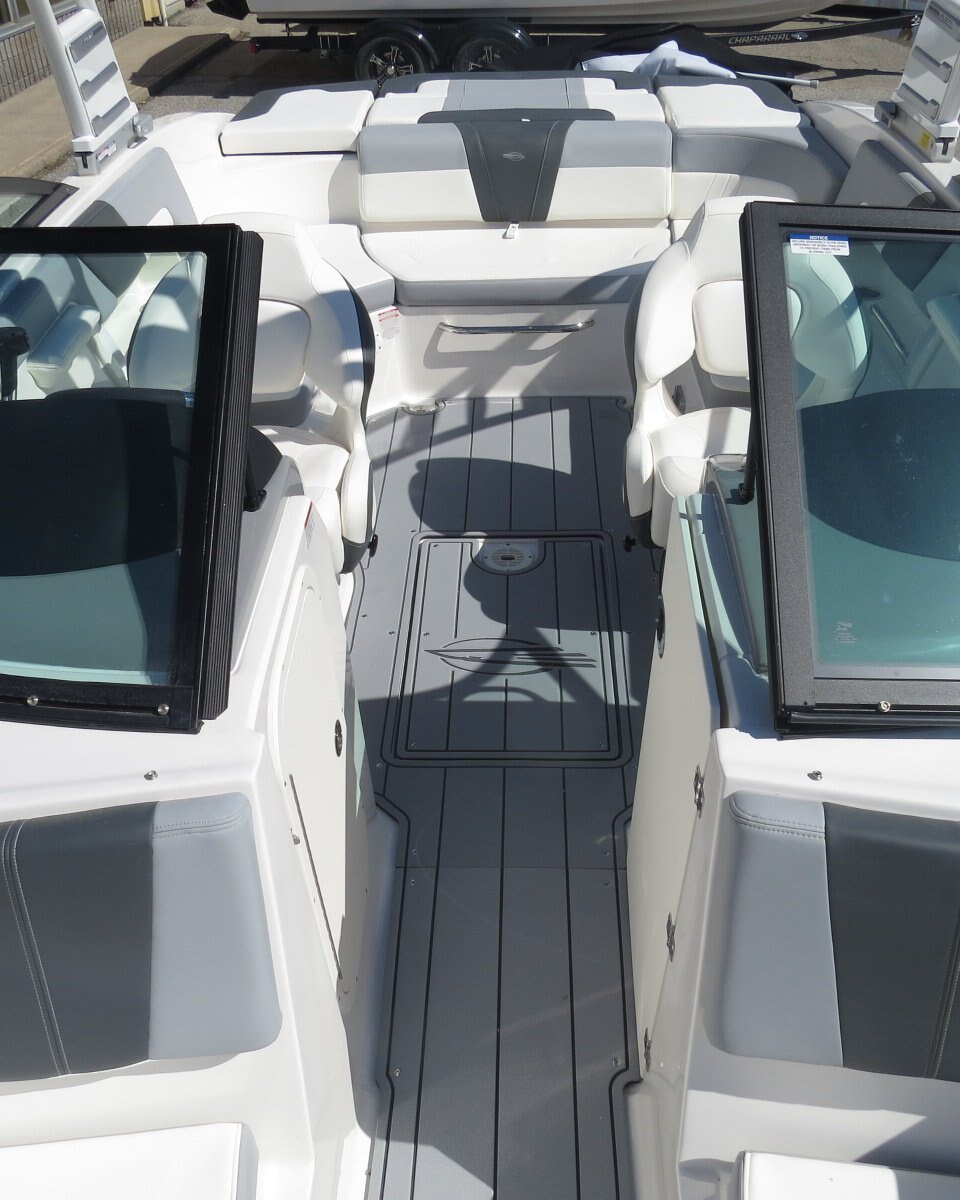 2025 Chaparral 23 SSI