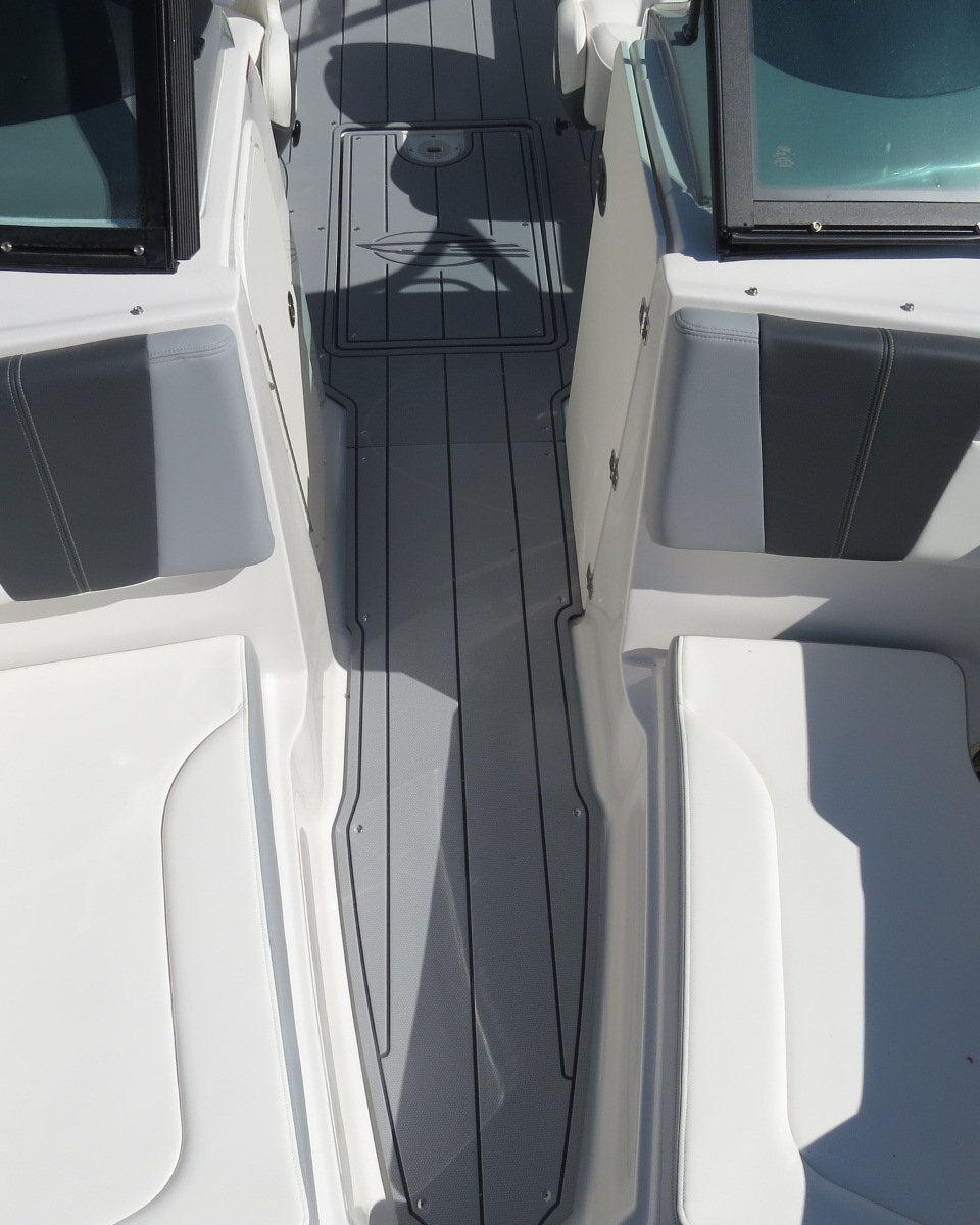 2025 Chaparral 23 SSI