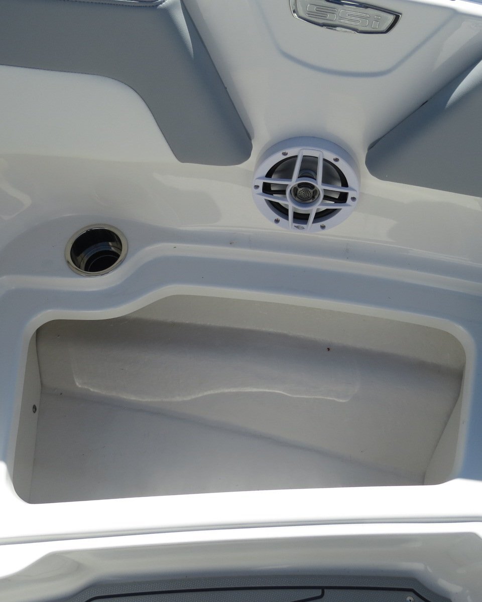 2025 Chaparral 23 SSI