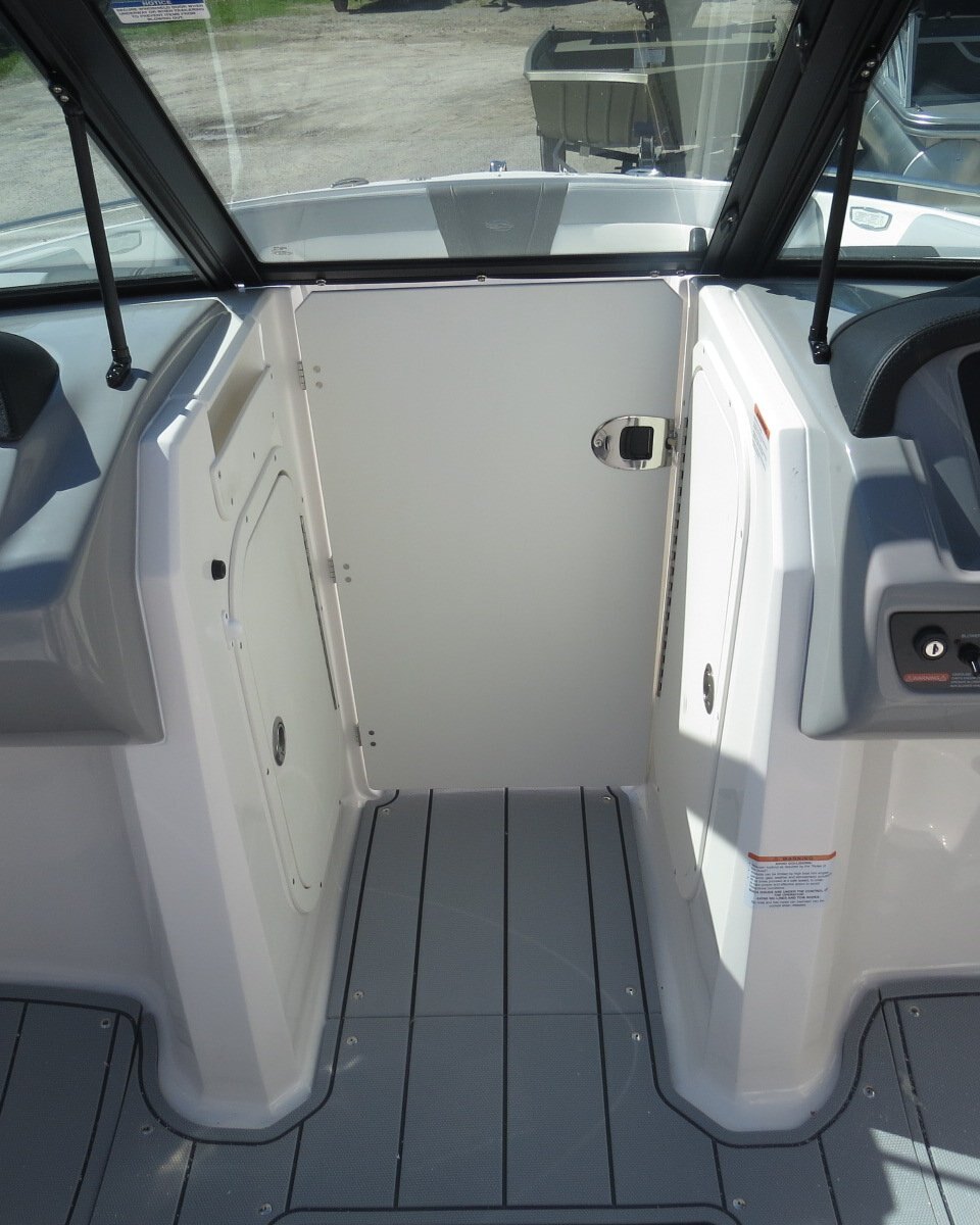 2025 Chaparral 23 SSI