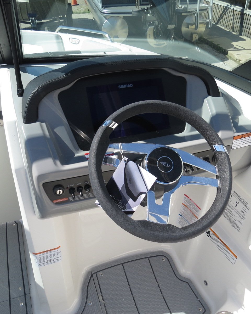 2025 Chaparral 23 SSI