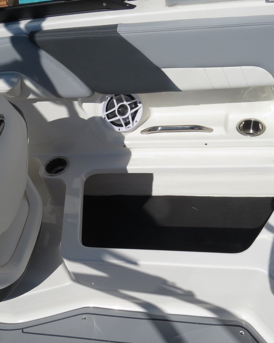 2025 Chaparral 23 SSI