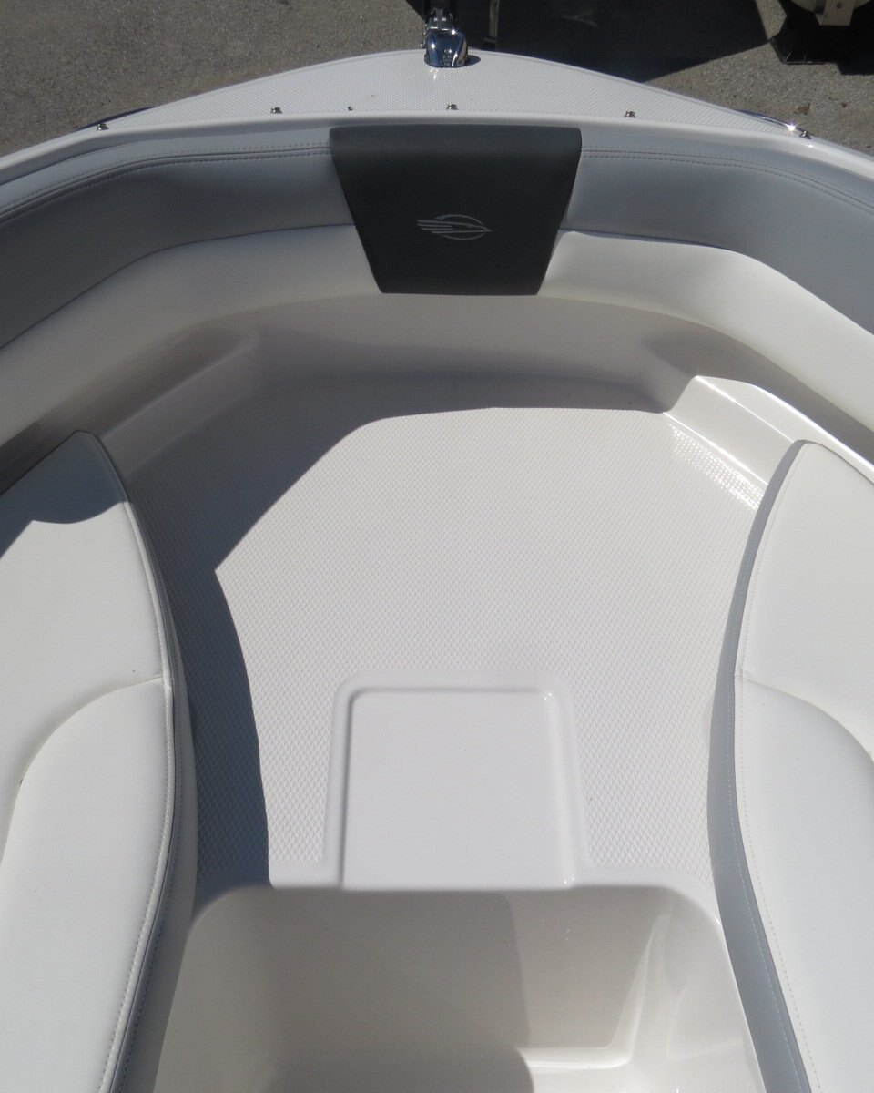 2025 Chaparral 19 SSI OB