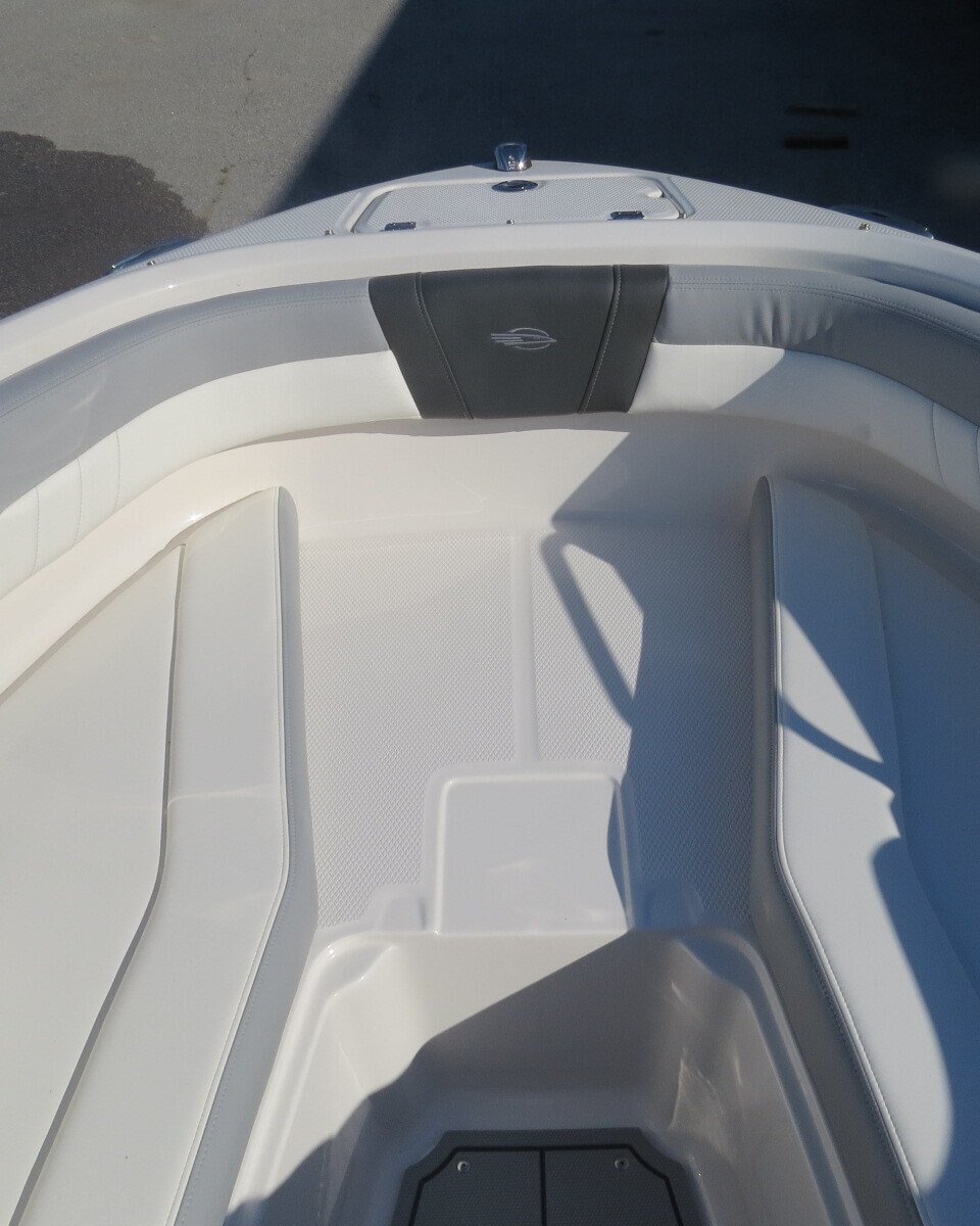 2025 Chaparral 21 SSI