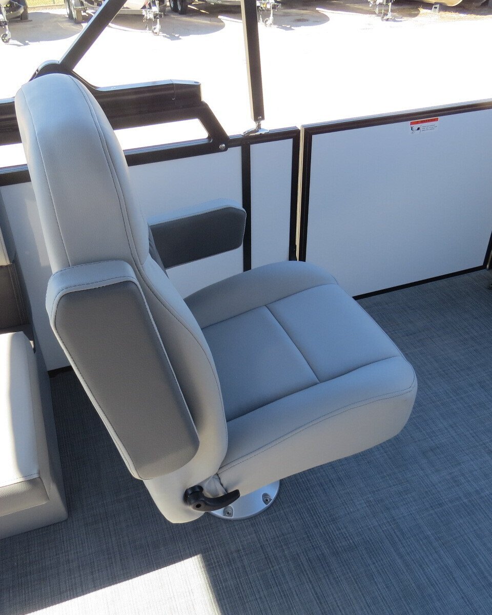 2025 Lowe Boats LS210