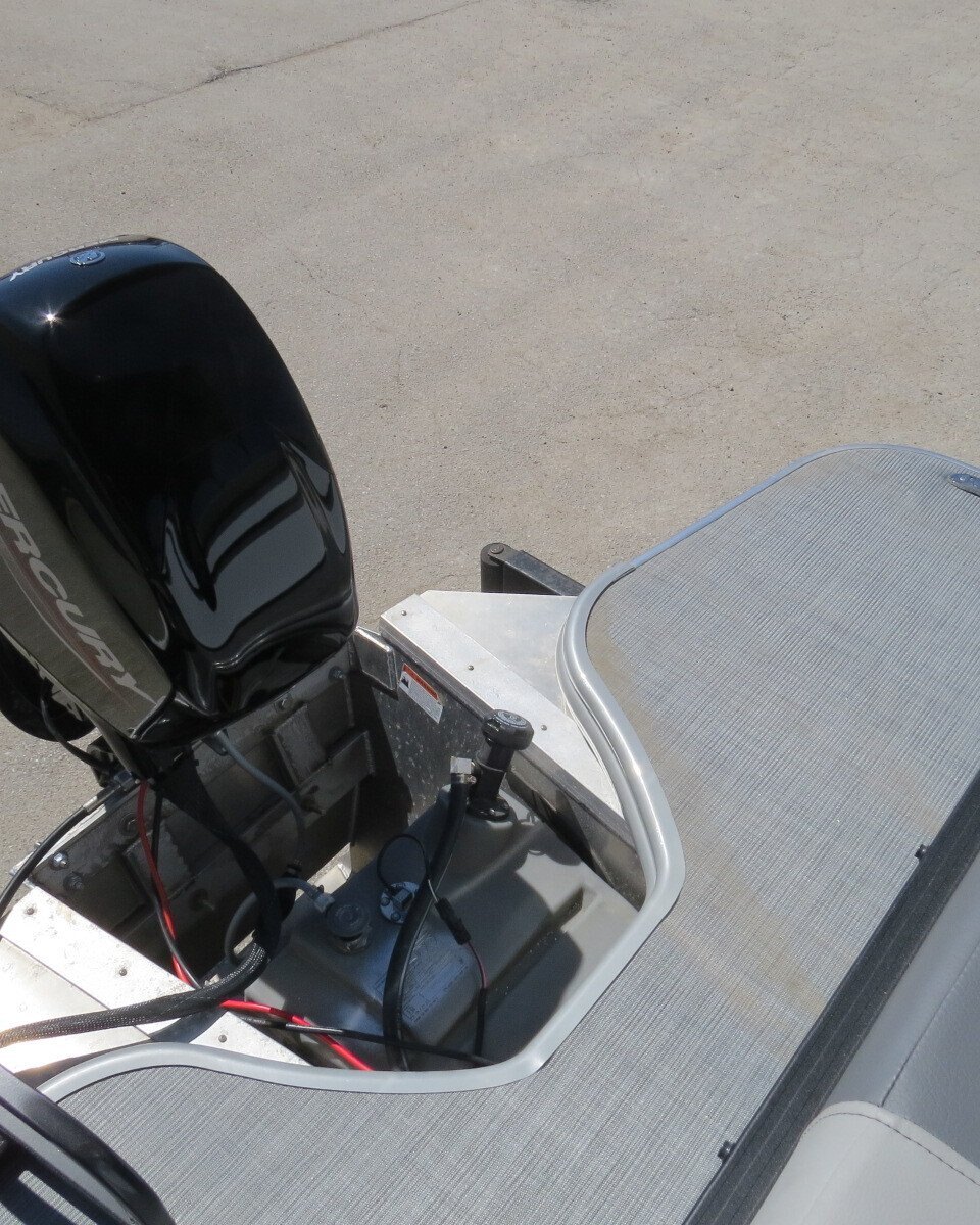 2025 Lowe Boats LS210