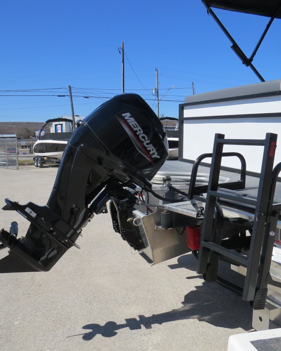 2025 Lowe Boats LS210