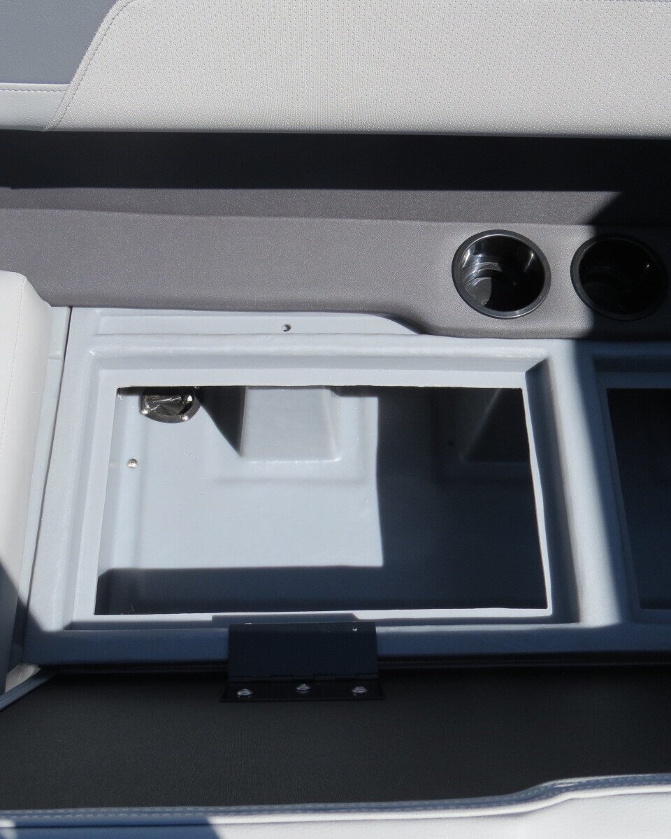 2025 Lowe Boats LS210