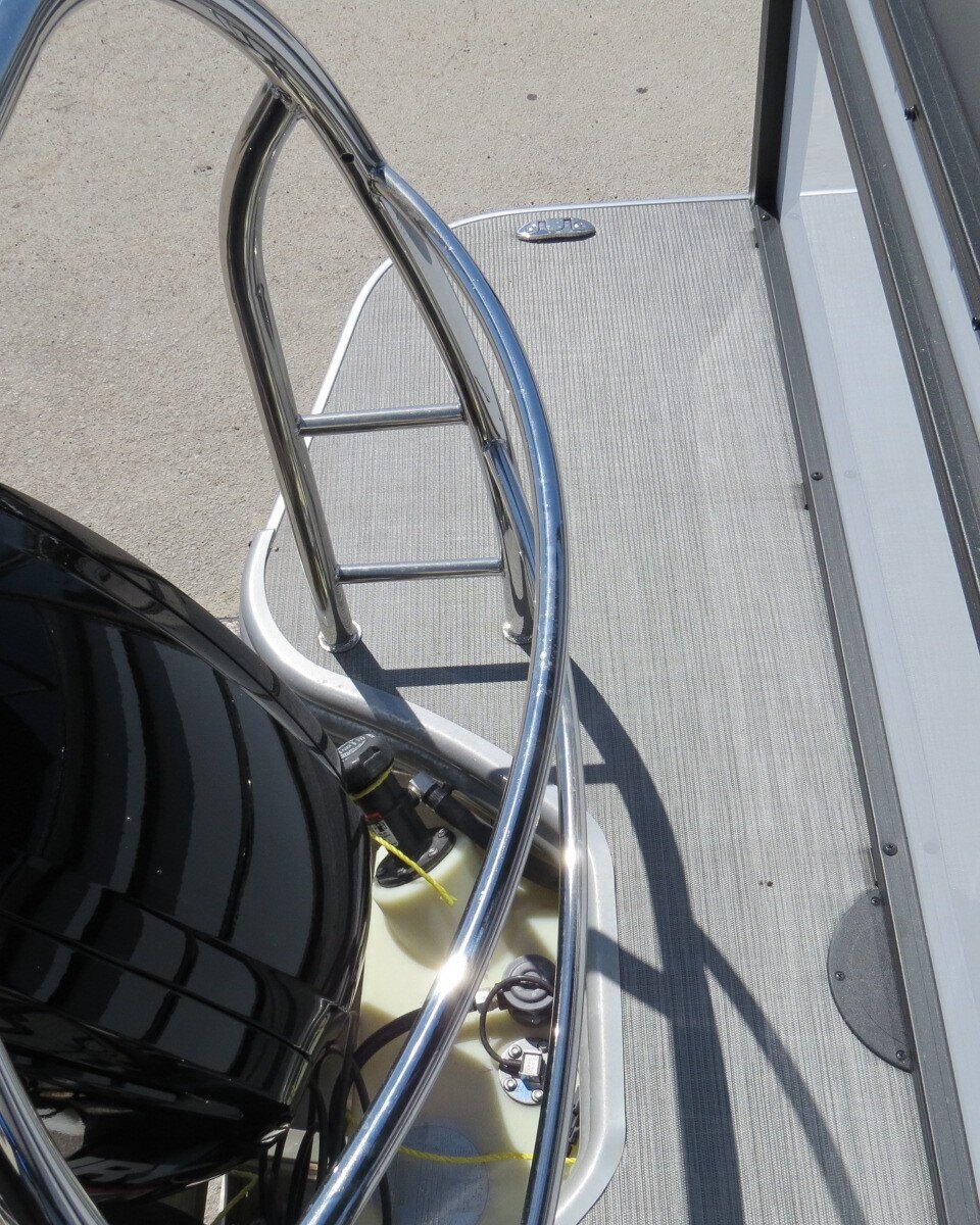 2025 Lowe Boats LS210