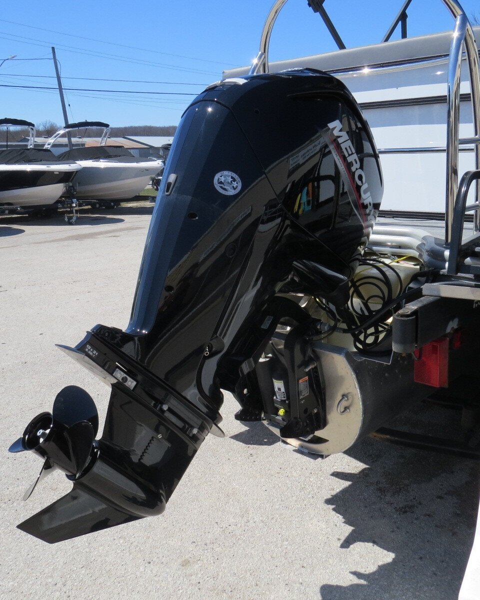 2025 Lowe Boats LS210