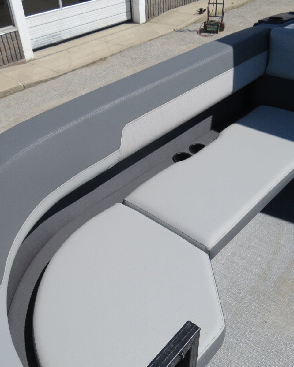 2025 Lowe Boats LS210