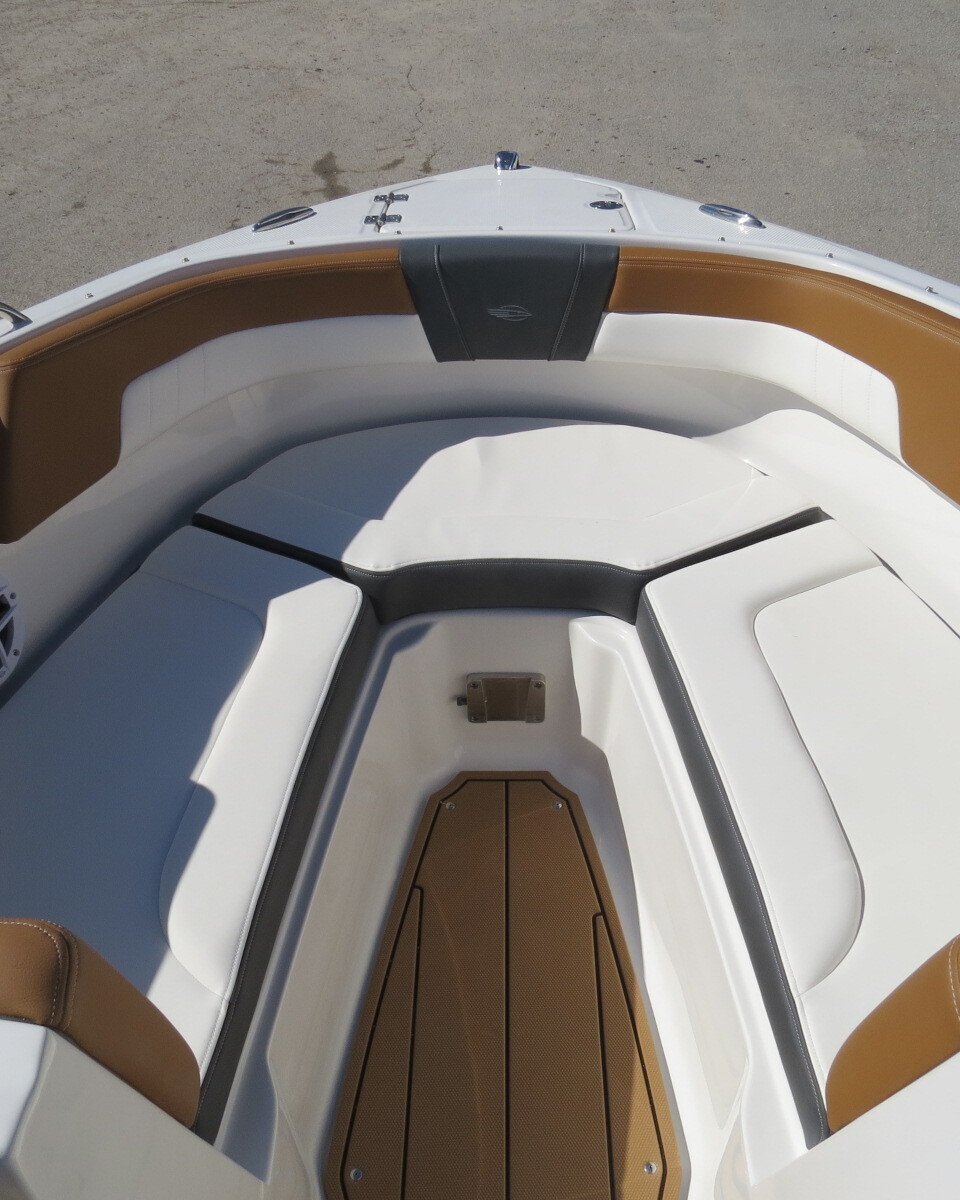 2025 Chaparral 23 SSI