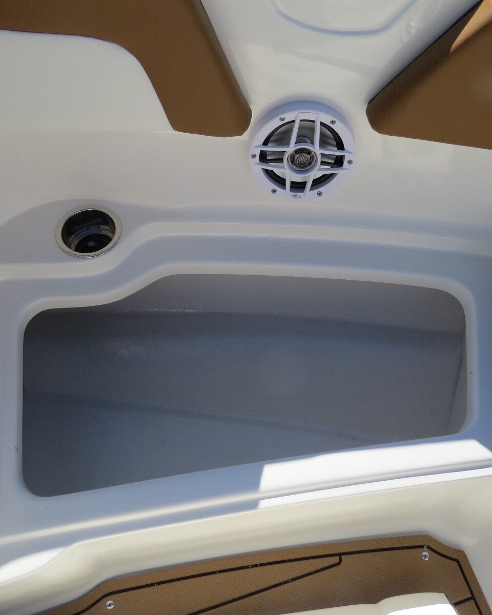 2025 Chaparral 23 SSI