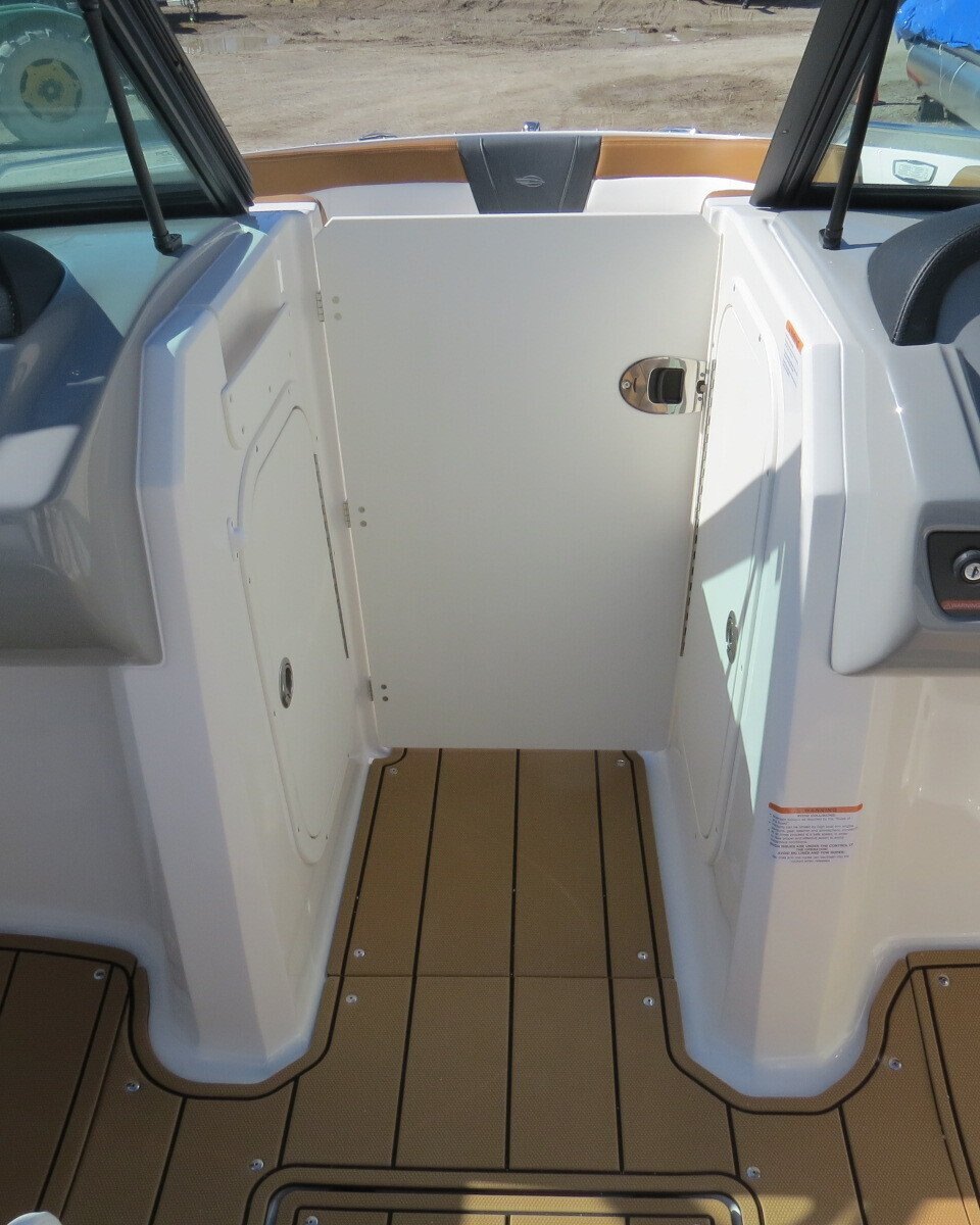 2025 Chaparral 23 SSI