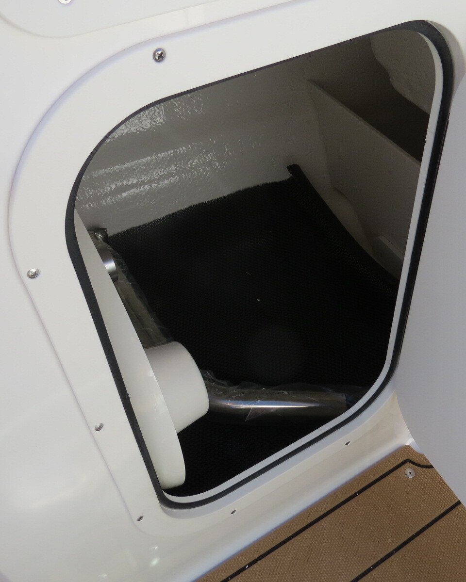 2025 Chaparral 23 SSI