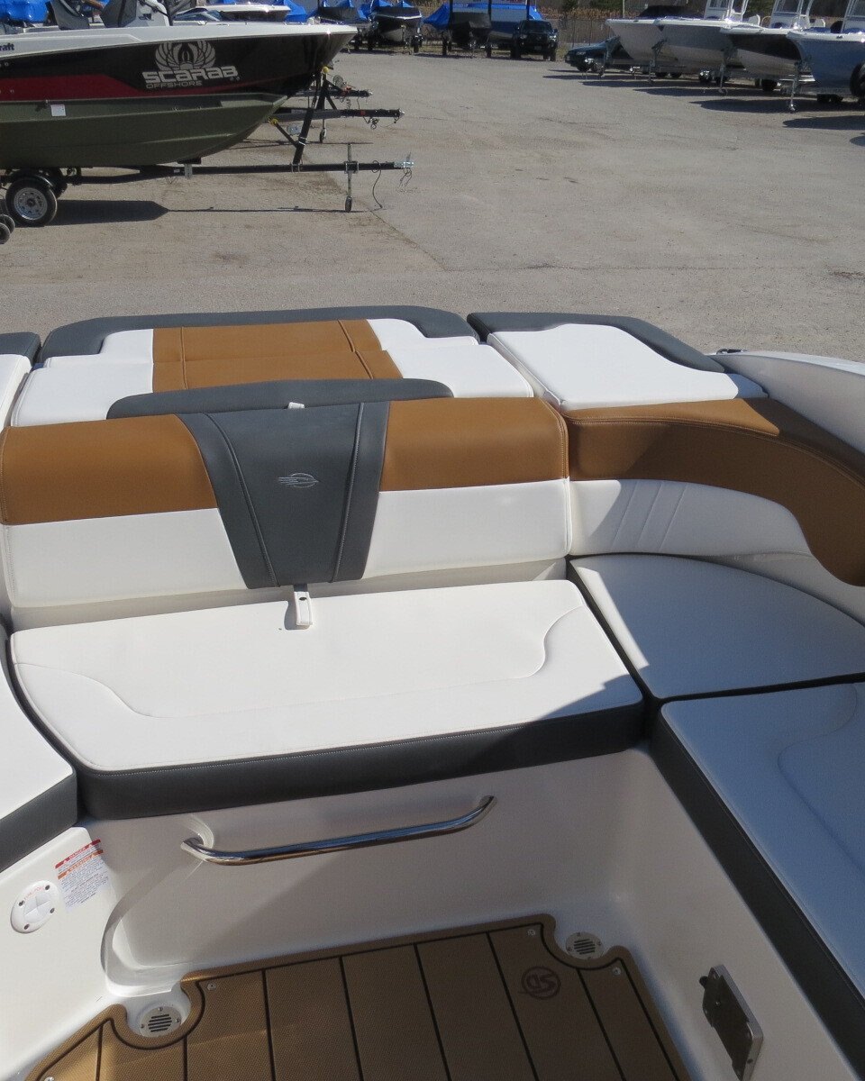 2025 Chaparral 23 SSI