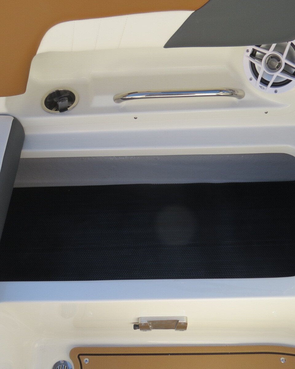 2025 Chaparral 23 SSI