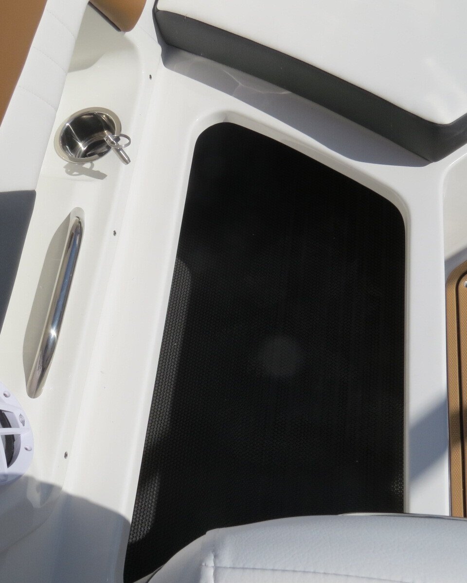 2025 Chaparral 23 SSI