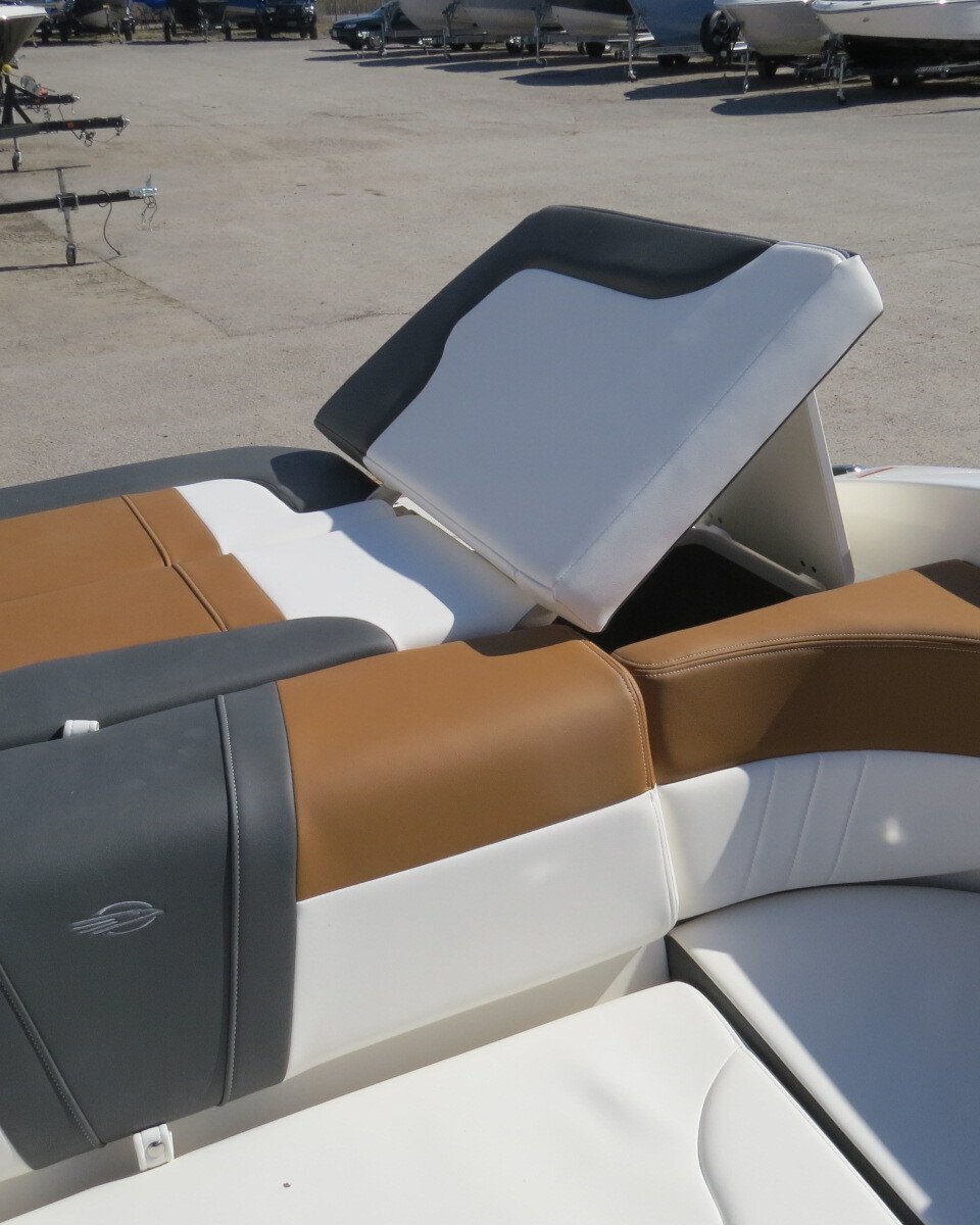 2025 Chaparral 23 SSI