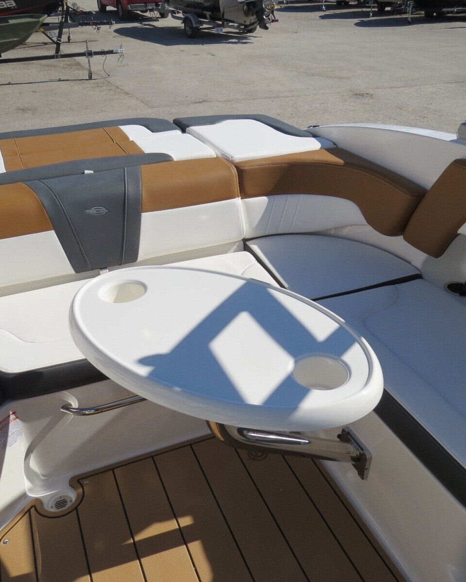 2025 Chaparral 23 SSI