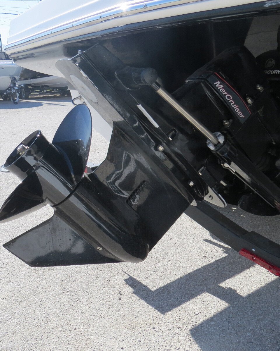 2025 Chaparral 23 SSI