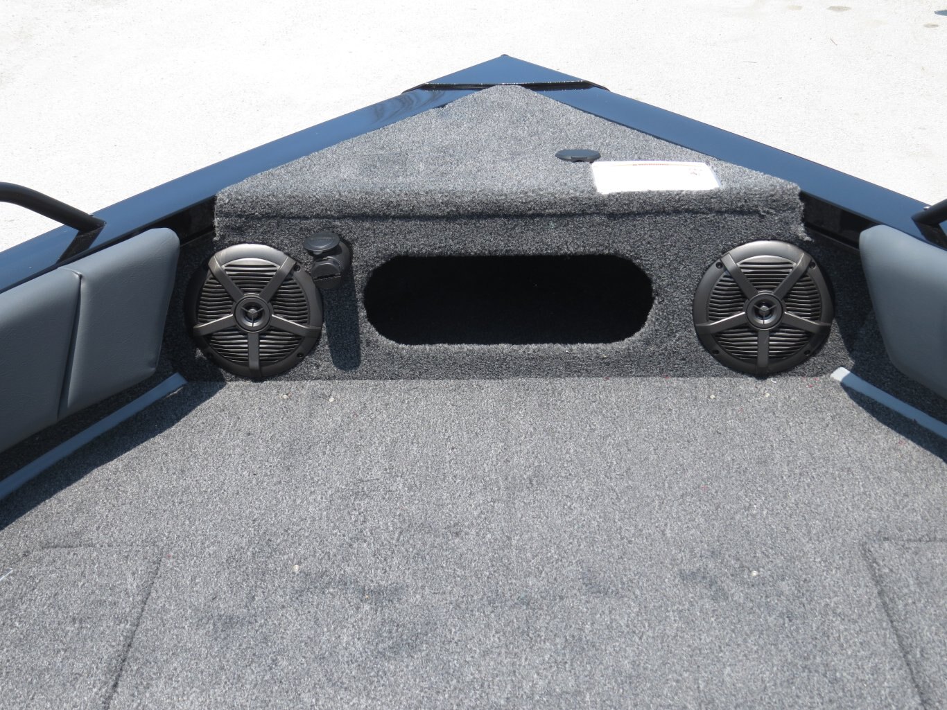 2025 LOWE BOATS FISH & SKI 1700