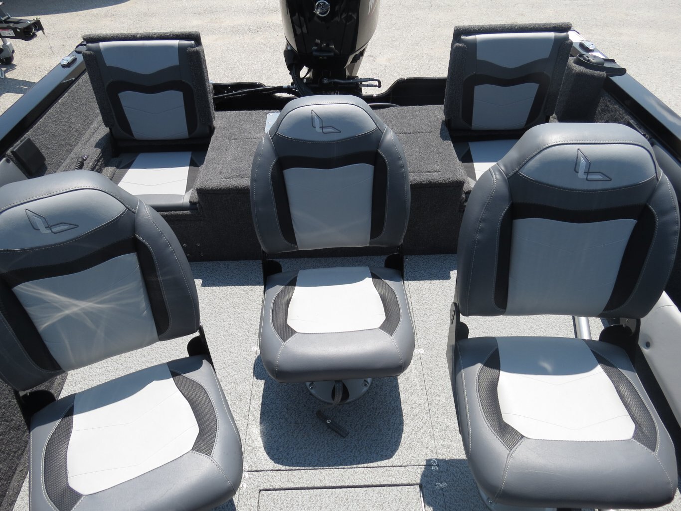 2025 LOWE BOATS FISH & SKI 1700