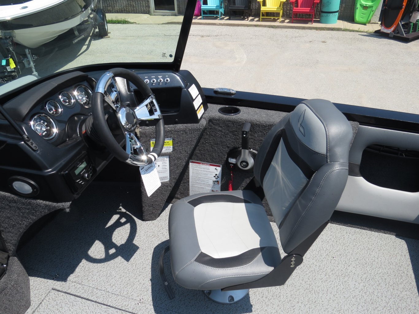 2025 LOWE BOATS FISH & SKI 1700