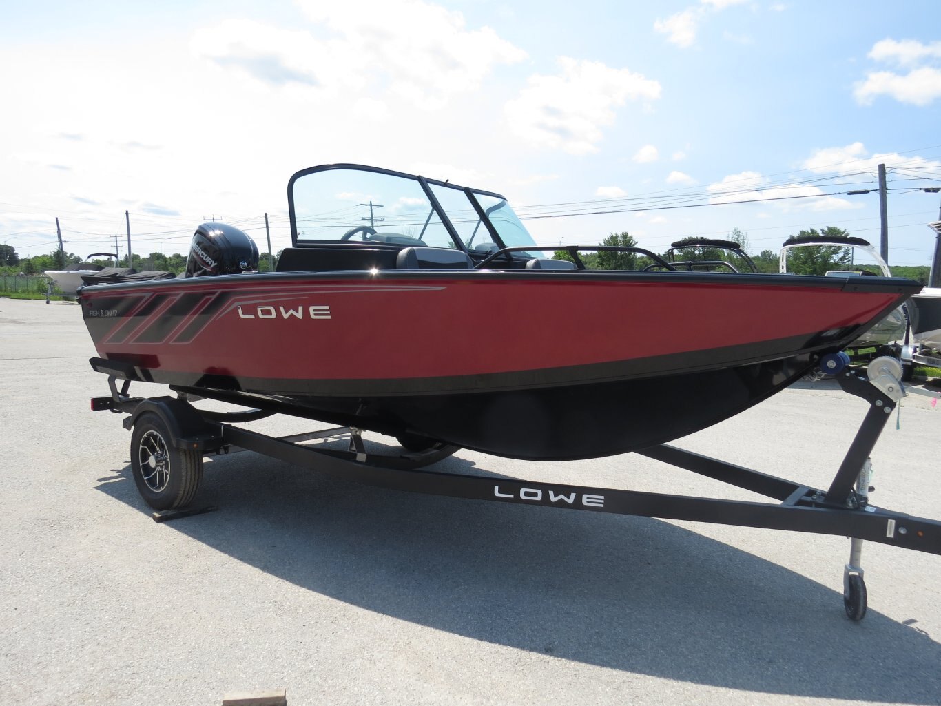 2025 LOWE BOATS FISH & SKI 1700