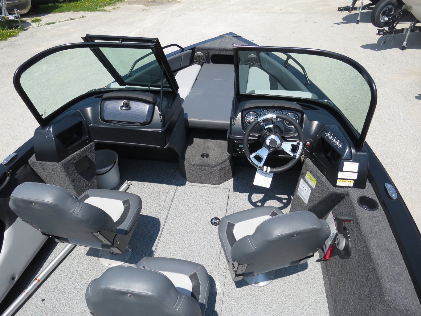 2025 LOWE BOATS FISH & SKI 1700