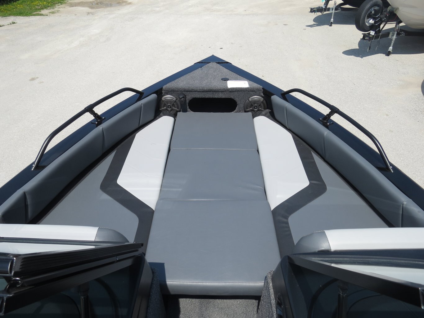 2025 LOWE BOATS FISH & SKI 1700