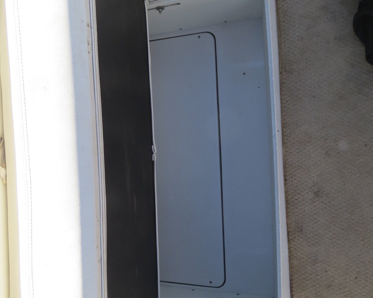 2005 FOUR WINNS H180LE