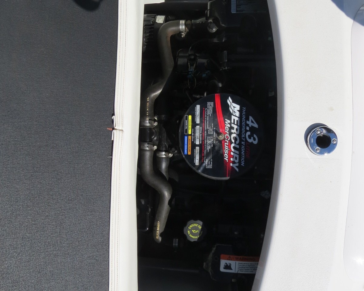 2005 FOUR WINNS H180LE