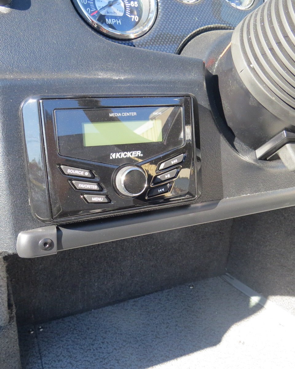 2025 LOWE BOATS FISH & SKI 1700